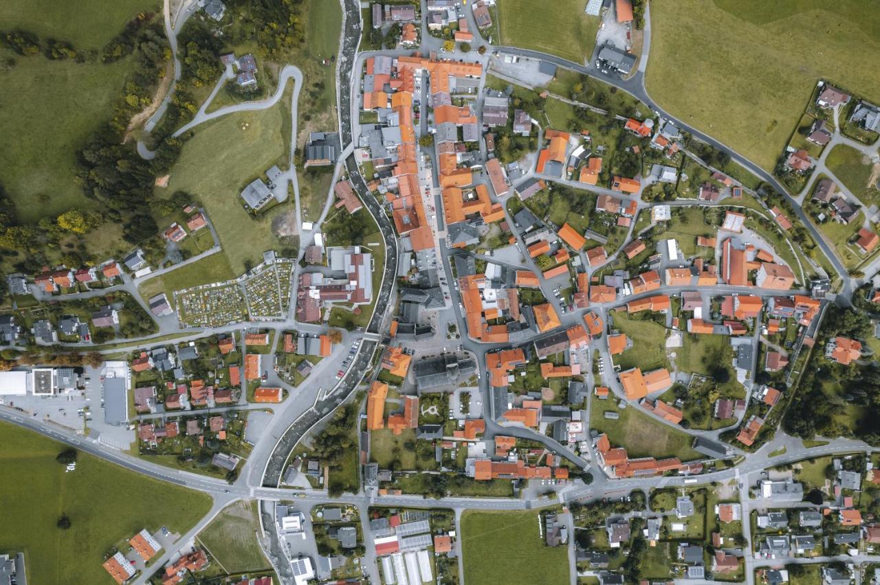 אפרטהוטל Oberwoelz Stadt Zum Wohle מראה חיצוני תמונה